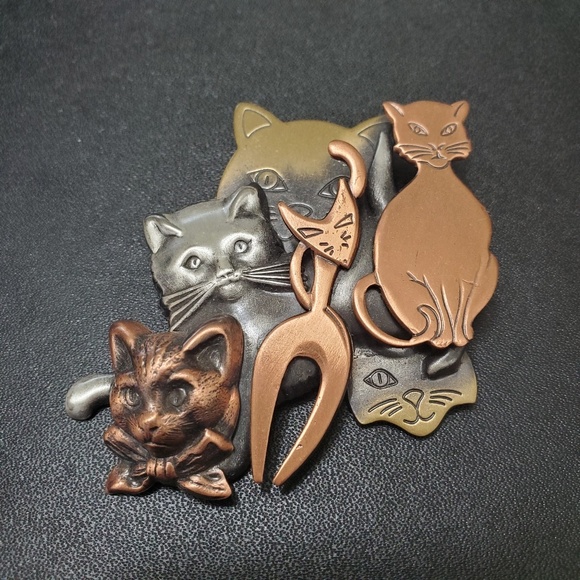 Jewelry - *Sale* Vintage multicolored cat brooch